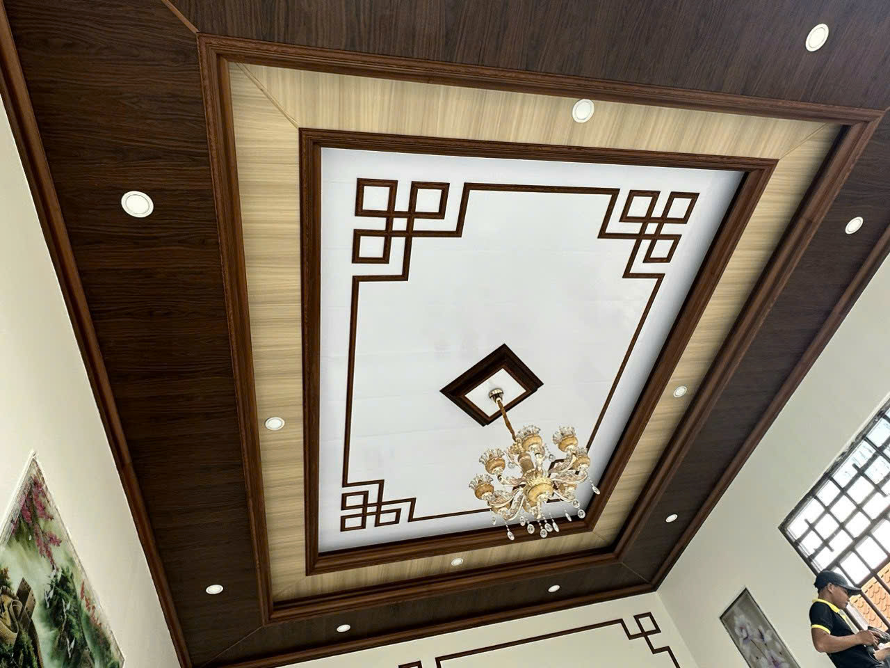 Trần nhà bằng vật liệu nhân tạo